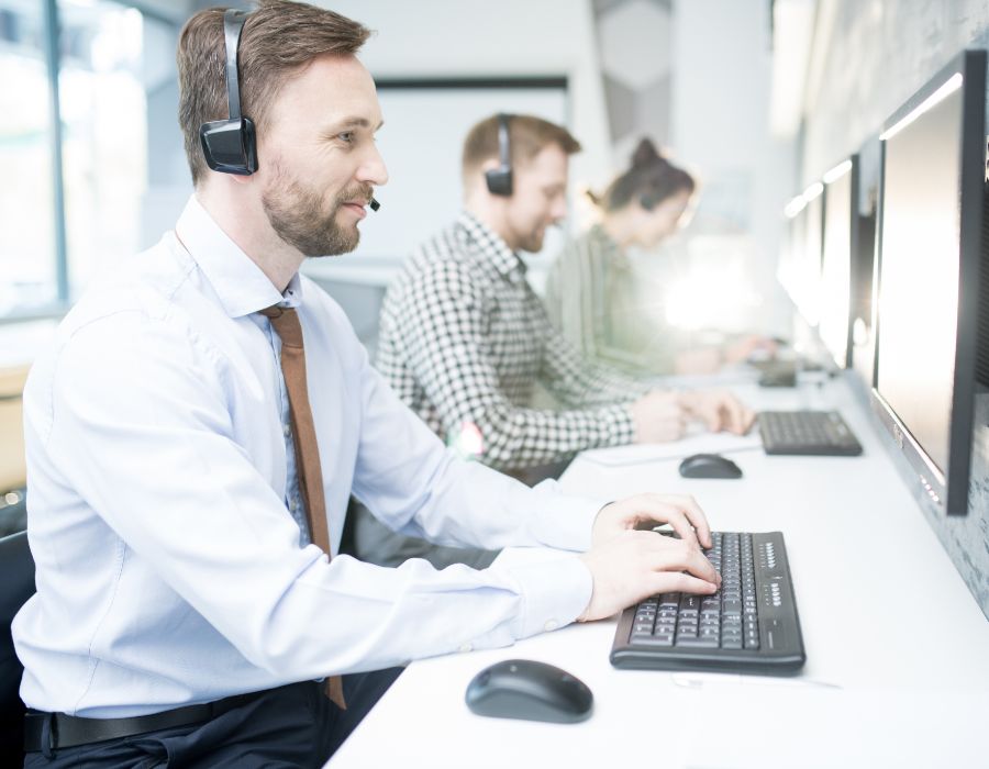 self managed hosting vs professional web hosting webmaster service 000